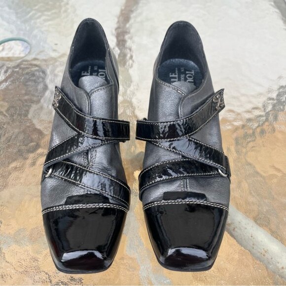 Un Tour En Ville Black Patent and Metallic Grey Leather Square Toe Slip On Shoes - Picture 2 of 12